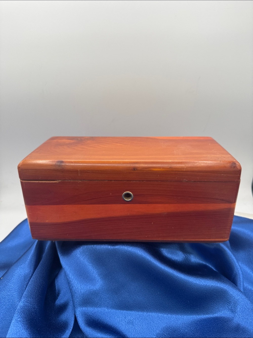 Lane Miniature Cedar Chest Decorative Keepsake Box.